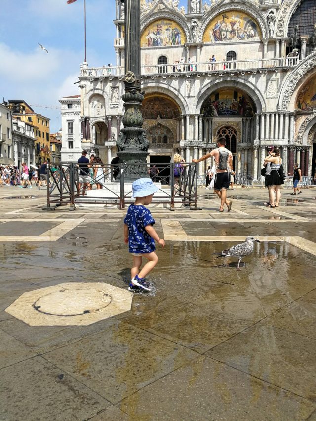 Венеция и дети - как весело во время наводнения!