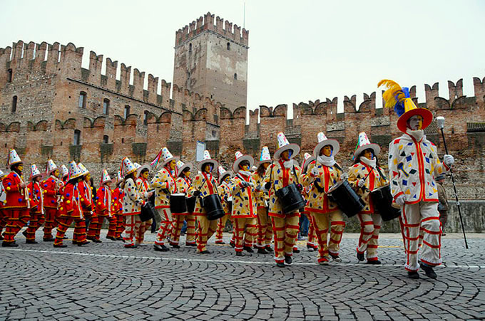 Добро пожаловать на Исторический карнавал в Верону